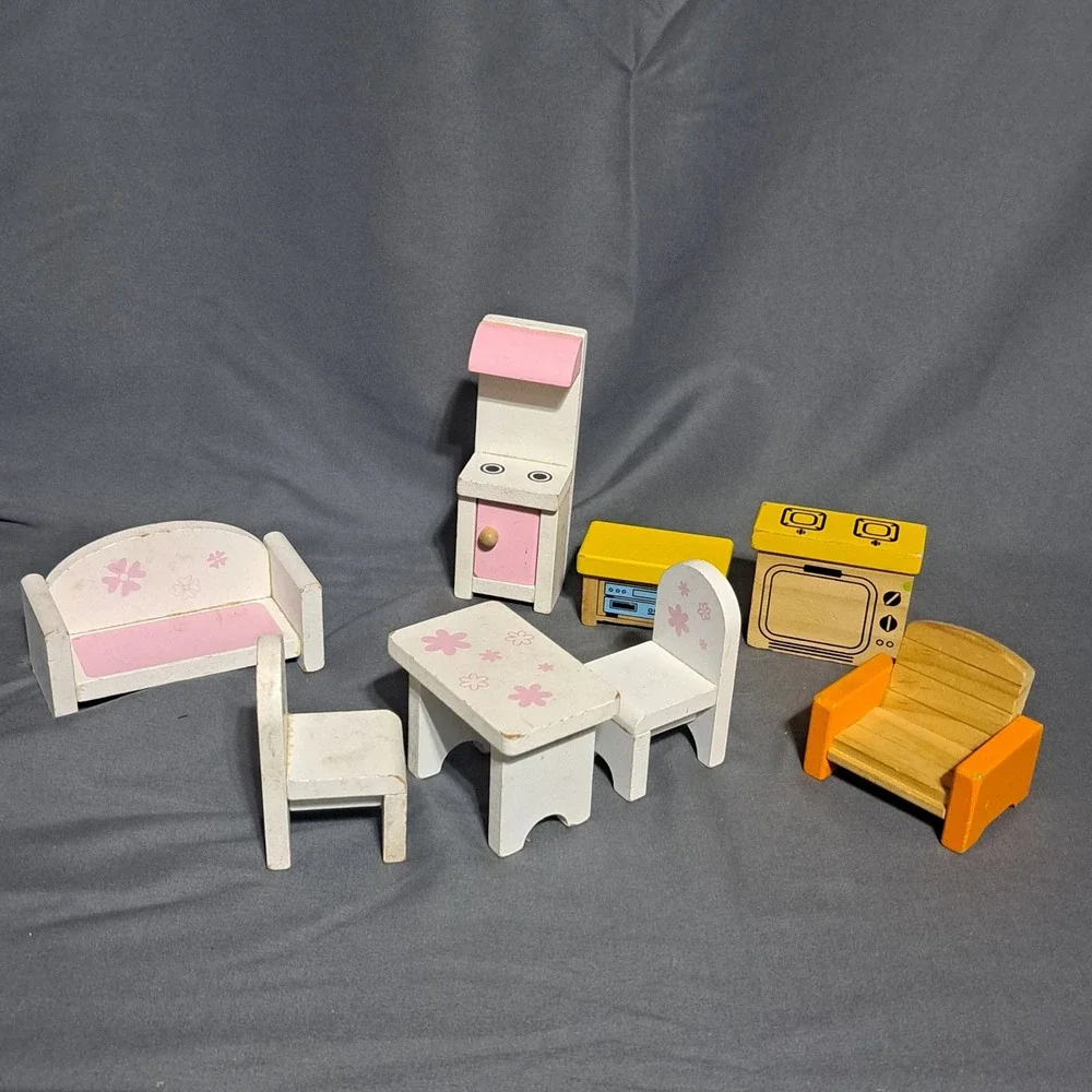 Kid's Wooden Doll House Furniture 8 PC Lot Chairs Table Stove Kitchen Whimsy